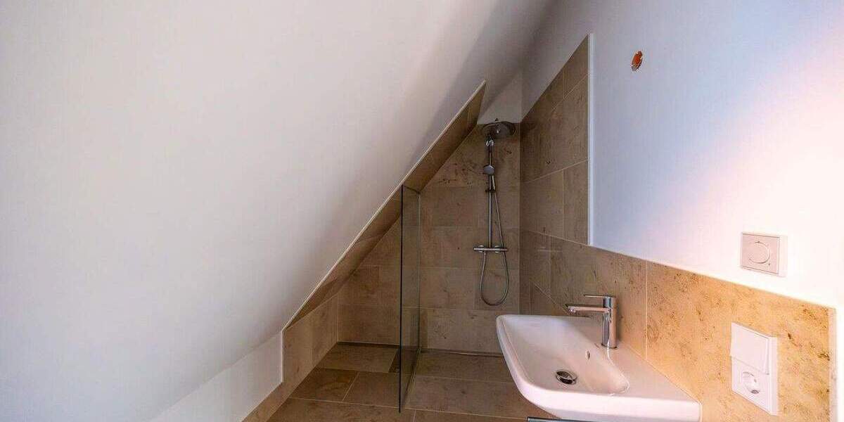 Etagenwohnung Buckow - 4 Zimmer, 106 m&sup2;, 1.279&euro; | Angebot:26149202