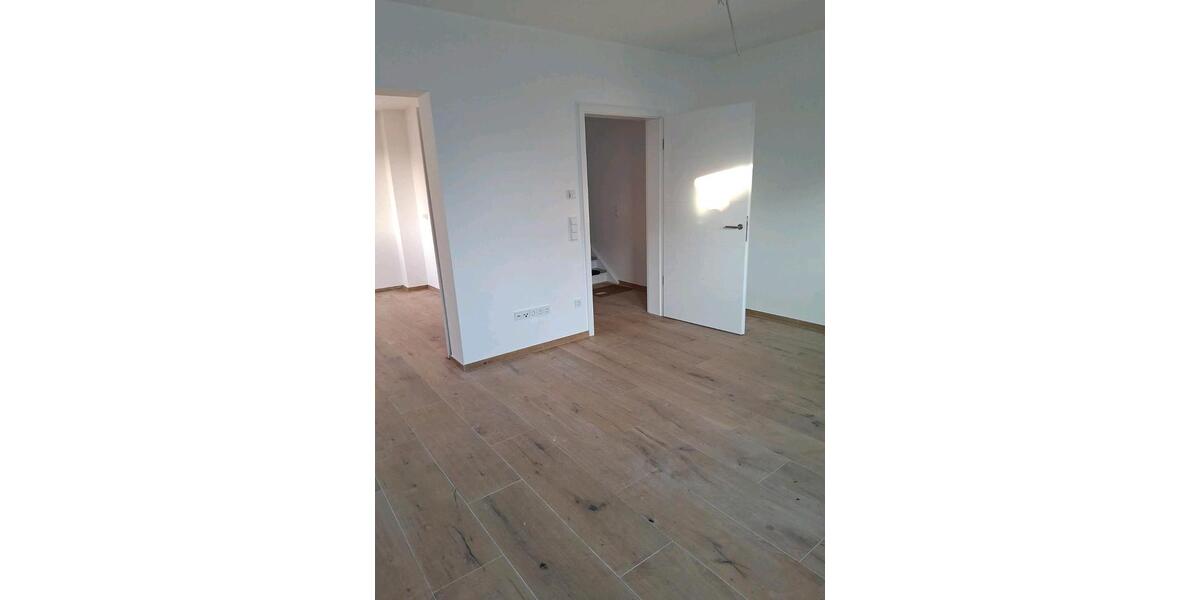 Doppelhaushälfte Rheinberg - 2 Zimmer, 120 m&sup2;, 1.660&euro; | Angebot:24802317