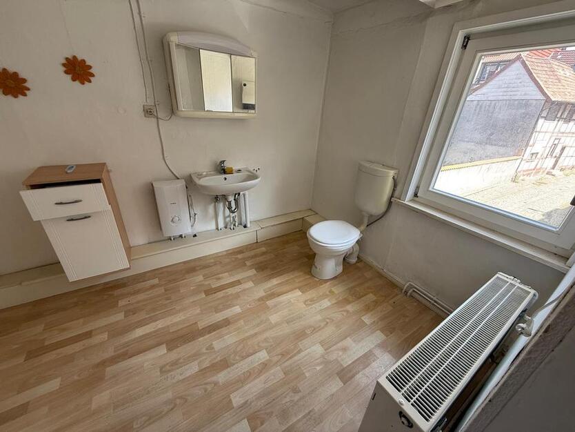 Stadthaus mit Potenzial f. Handwerker Mehrgenerationen WG möglich zimmer