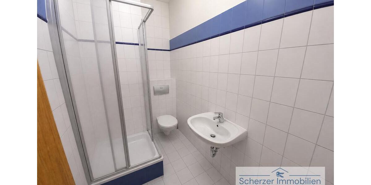 Etagenwohnung Crimmitschau - 3 Zimmer, 69 m&sup2;, 380&euro; | Angebot:26475231