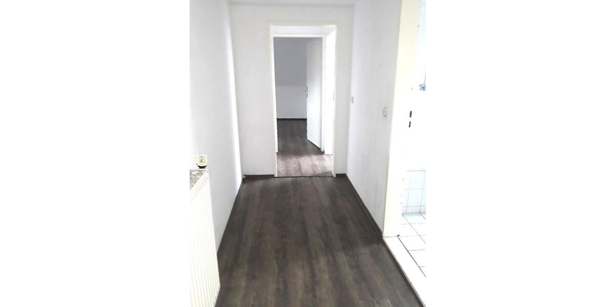 027005 - 4 ZKB Wohnung im 2. OG links zu vermieten 4 zimmer