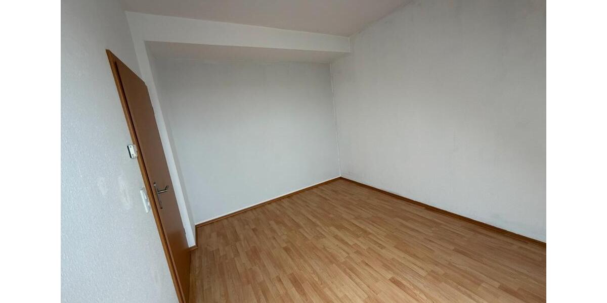 Dachgeschoßwohnung Merseburg - 3 Zimmer, 62 m&sup2;, 530&euro; | Angebot:26629518