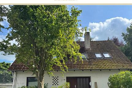 GI - ENDLICH ZUHAUSE: Frisch sanierte Dachgeschosswohnung mit Balkon in Satrup 3 zimmer