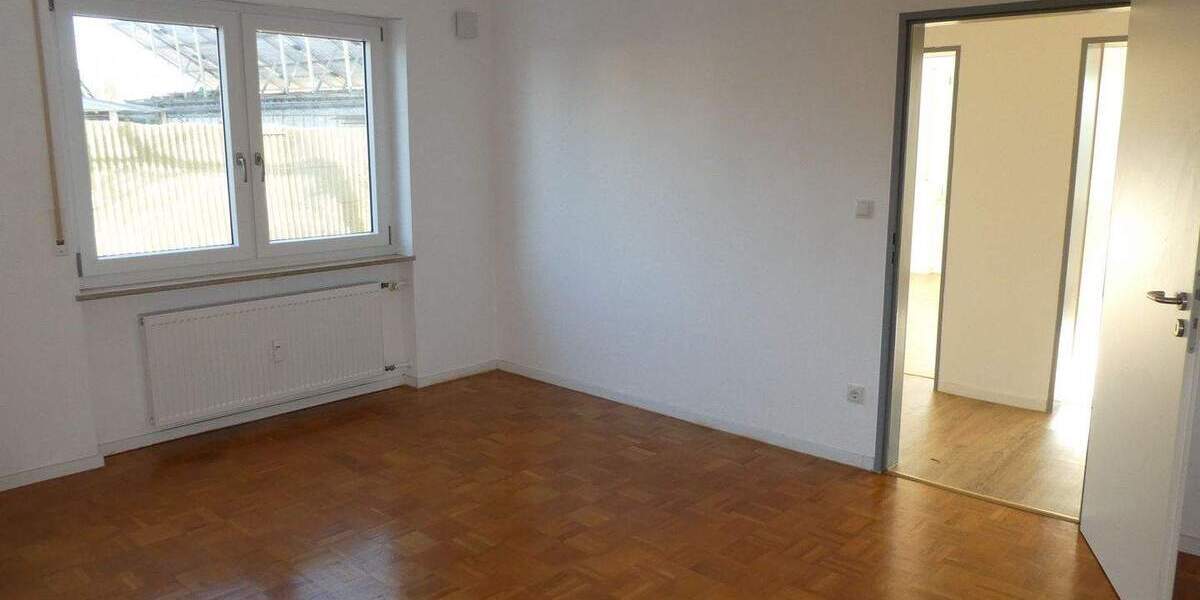 Etagenwohnung Baiersdorf - 4 Zimmer, 100 m&sup2;, 1.200&euro; | Angebot:25797254
