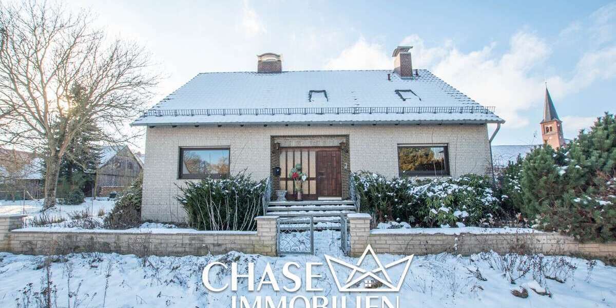 Einfamilienhaus Rollshausen - 7 Zimmer, 216 m&sup2;, 1.100&euro; | Angebot:26986498