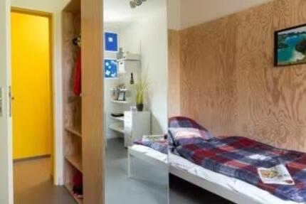 Wohnen auf Zeit Neutraubling - 1 Zimmer, 15 m&sup2;, 98&euro; | Angebot:26551407