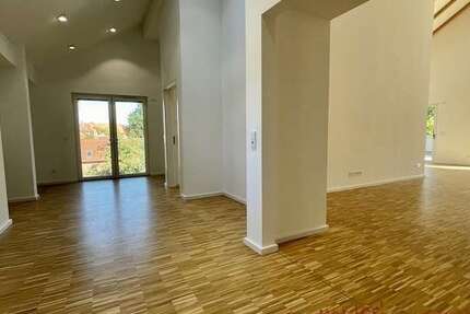 Wohnung zum Mieten in Neustadt 1.827,50 € 215 m² 3 zimmer