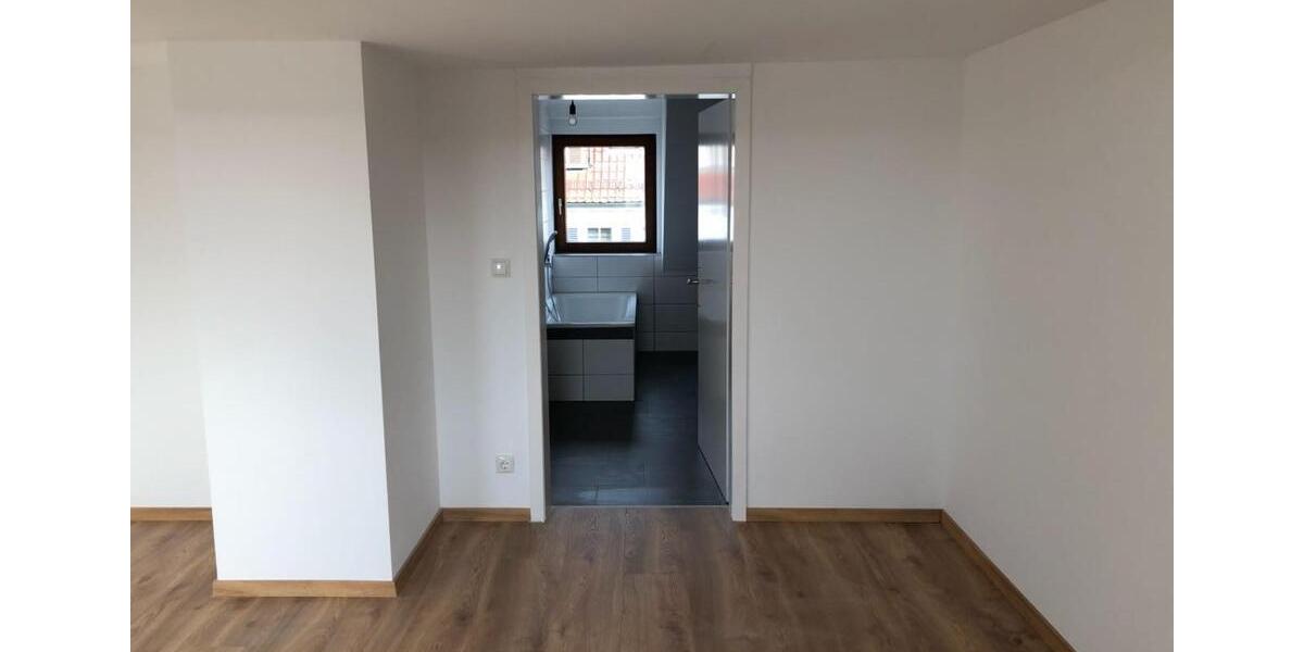 Reihenhaus Nürtingen - 5 Zimmer, 110 m&sup2;, 1.650&euro; | Angebot:25755130