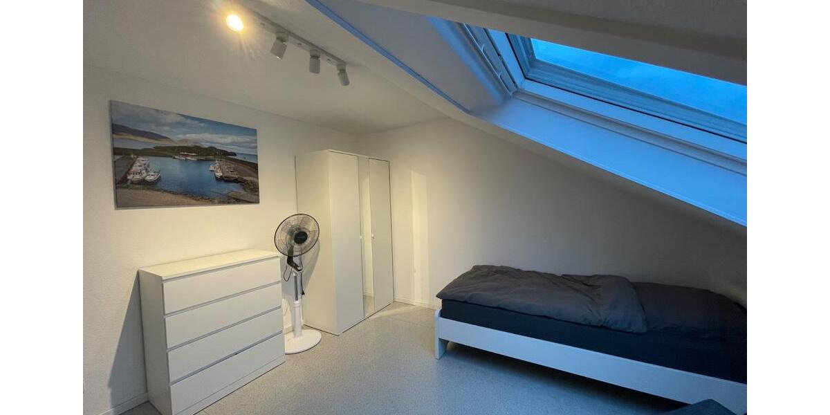 Dachgeschoßwohnung Karlsruhe Innenstadt-Ost - 1 Zimmer, 14 m&sup2;, 580&euro; | Angebot:25723274