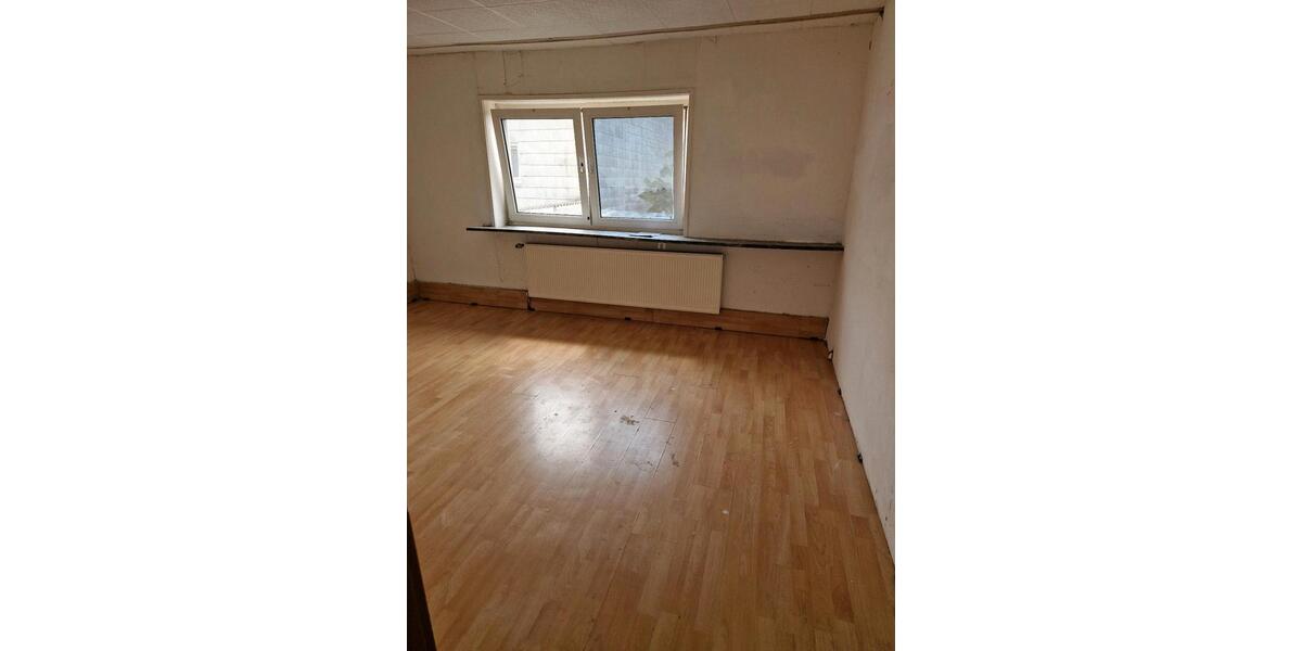 Dachgeschoßwohnung Helmstedt - 3 Zimmer, 70 m&sup2;, 430&euro; | Angebot:24383344