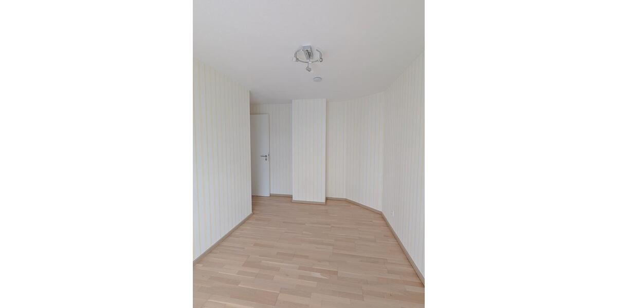 Erdgeschoßwohnung Backnang - 3.5 Zimmer, 93 m&sup2;, 1.350&euro; | Angebot:25994982