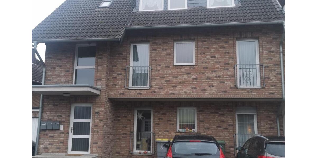 Außergewöhnlich schicke 4-Zimmer(T)raumwohnung mit schöner Terrasse und Garten in Ndk.-Rheidt ! 4 zimmer