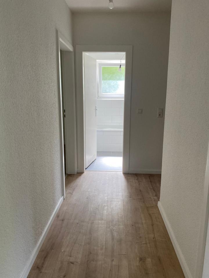 Frisch Saniert! Schöne 3 Zimmer Wohnung
