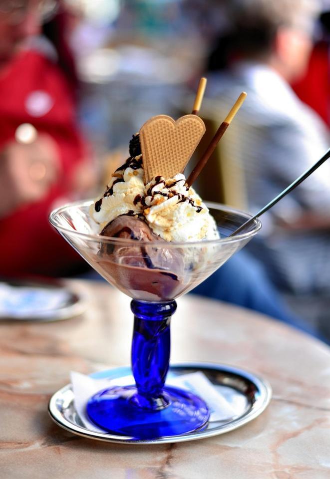 SEHR BEKANNTE EISDIELE MIT VIEL STAMMKUNDEN UND AUSSENFLÄCHE