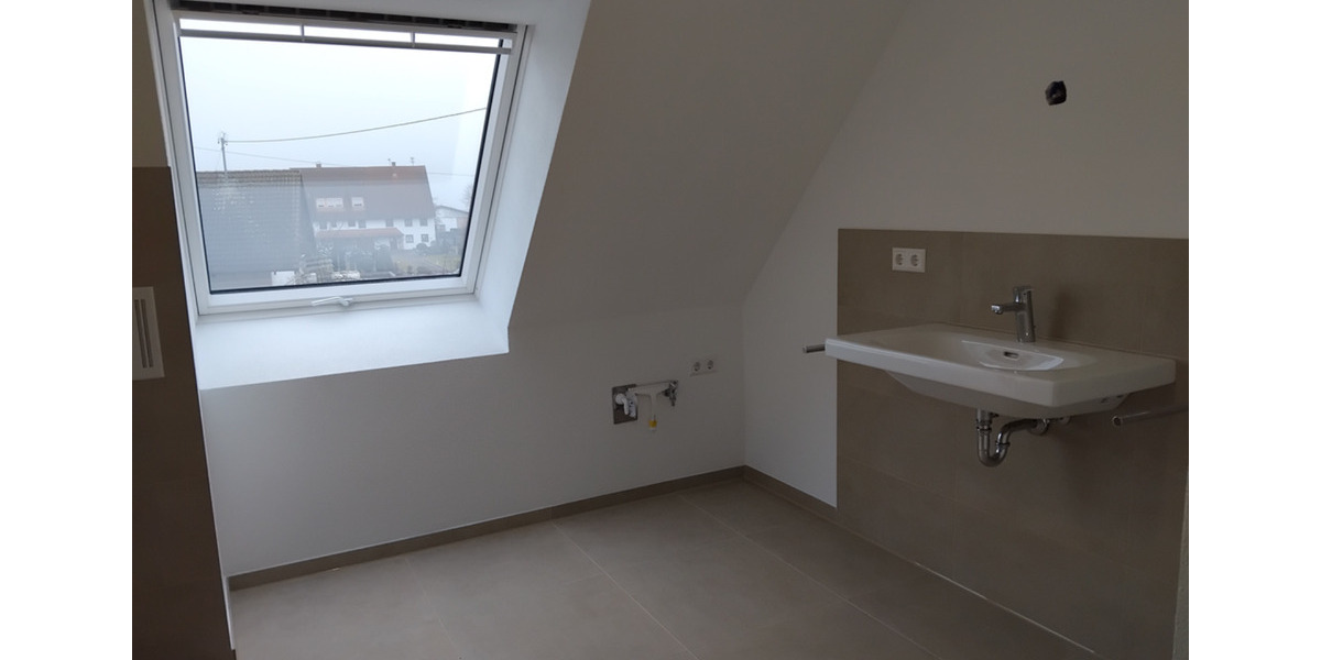 Dachgeschoßwohnung Bad Buchau - 3.5 Zimmer, 93 m&sup2;, 1.120&euro; | Angebot:24864804