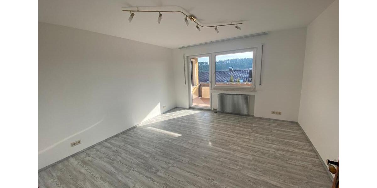 Erdgeschoßwohnung Glatten - 3 Zimmer, 109 m&sup2;, 900&euro; | Angebot:25335171