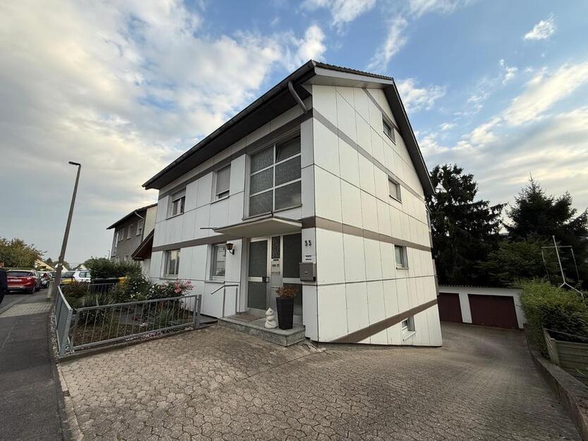 Erstbezug nach Kernsanierung – moderne 1-Zimmer-Wohnung zimmer