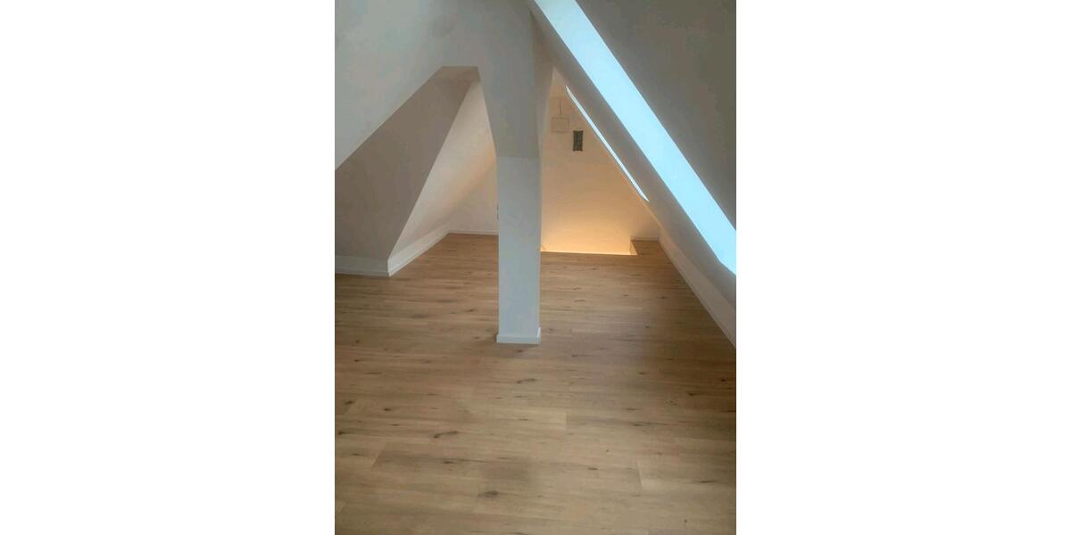 Dachgeschoßwohnung Albstadt Gemarkung Onstmettingen - 3 Zimmer, 100 m&sup2;, 700&euro; | Angebot:25379670