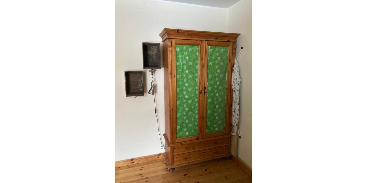 Schönes WG Zimmer in dynamischer 5er WG zimmer