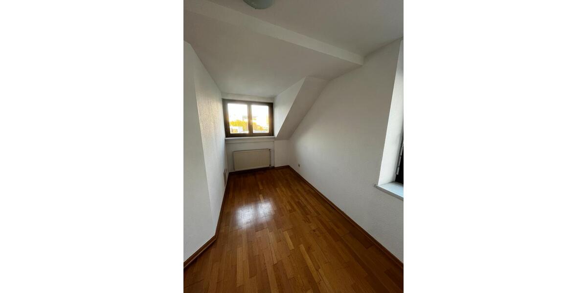 Dachgeschoßwohnung Saarbrücken St. Arnual - 3 Zimmer, 70 m&sup2;, 450&euro; | Angebot:25636583