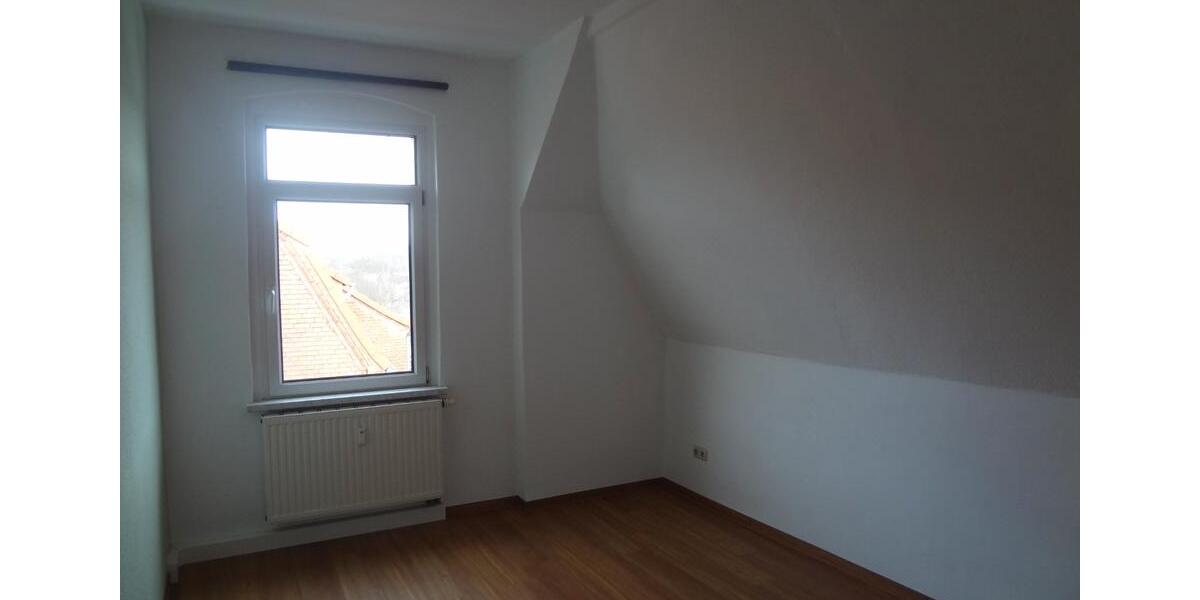 Dachgeschoßwohnung Zwickau - 2 Zimmer, 51 m&sup2;, 300&euro; | Angebot:26455406