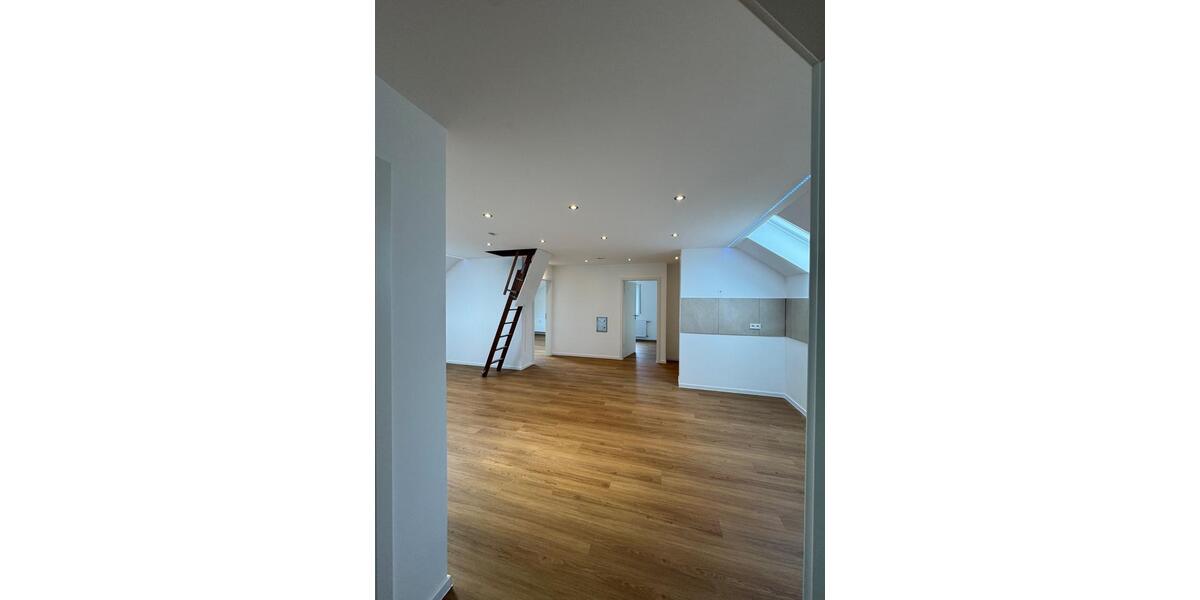 Dachgeschoßwohnung Langenau - 4 Zimmer, 84 m&sup2;, 1.145&euro; | Angebot:25513000