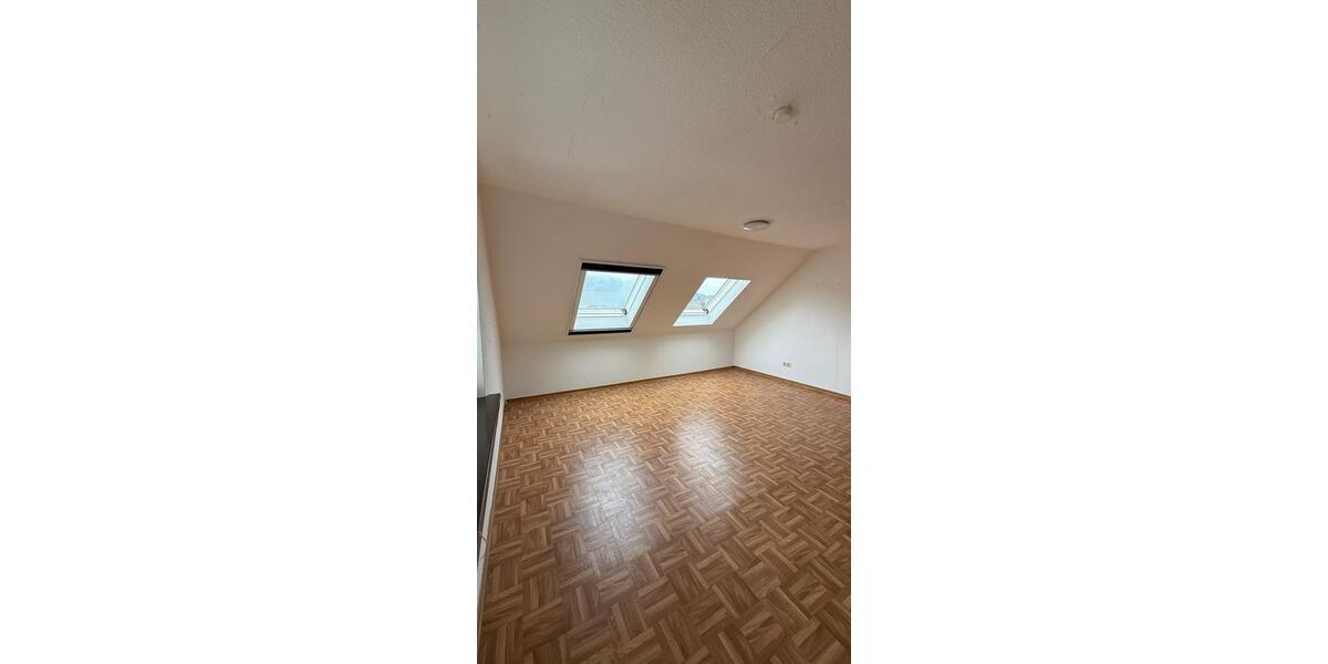 Dachgeschoßwohnung Siegen Dillnhütten - 2 Zimmer, 70 m&sup2;, 500&euro; | Angebot:25353860