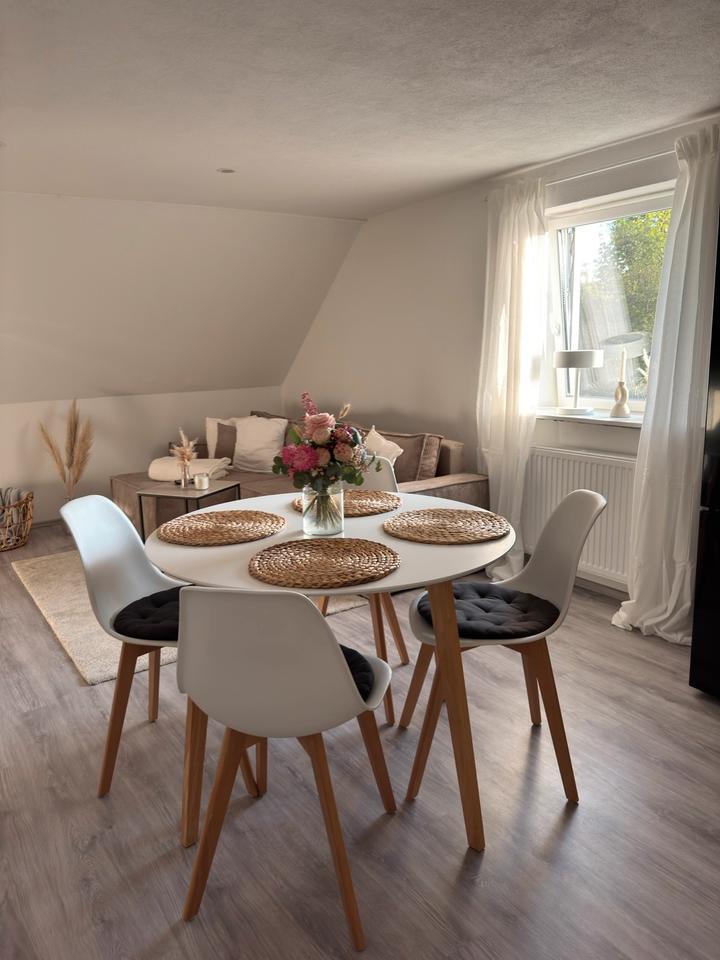 Charmante 2-Zimmer Wohnung Dachgeschoss