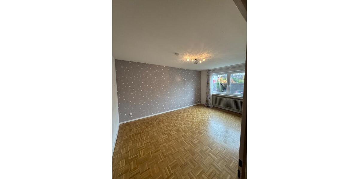 Erdgeschoßwohnung Dreieich - 4 Zimmer, 120 m&sup2;, 1.700&euro; | Angebot:23403248