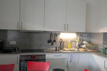 zwischenmitte(April-August) in Duisburg für Frauen 6 zimmer