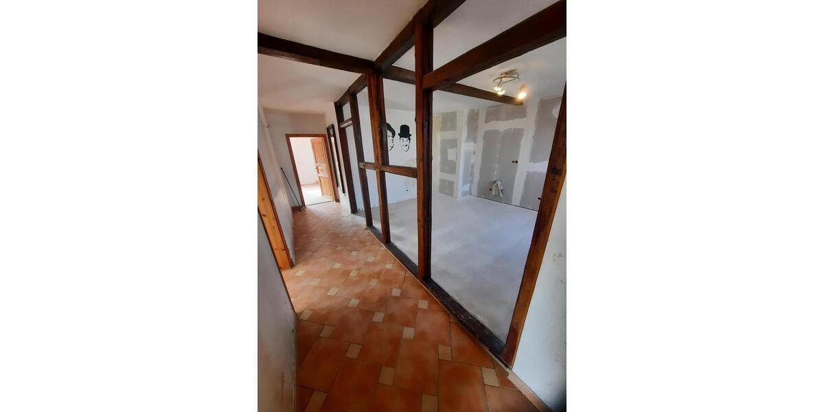 Dachgeschoßwohnung Eisenach - 4 Zimmer, 125 m&sup2;, 738&euro; | Angebot:25992448