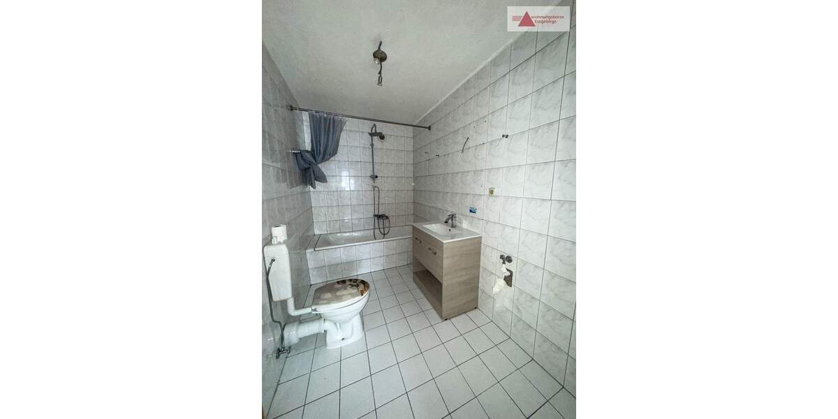 4-Raum-Wohnung mit großem Balkon in Bernsbach zu vermieten 4 zimmer