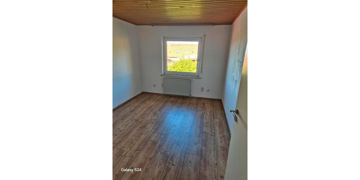 Erdgeschoßwohnung Bovenden - 4 Zimmer, 120 m&sup2;, 1.600&euro; | Angebot:26380865