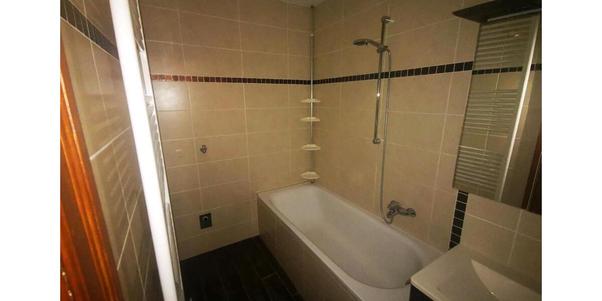 Etagenwohnung Weißenfels - 4 Zimmer, 111 m&sup2;, 660&euro; | Angebot:26057501