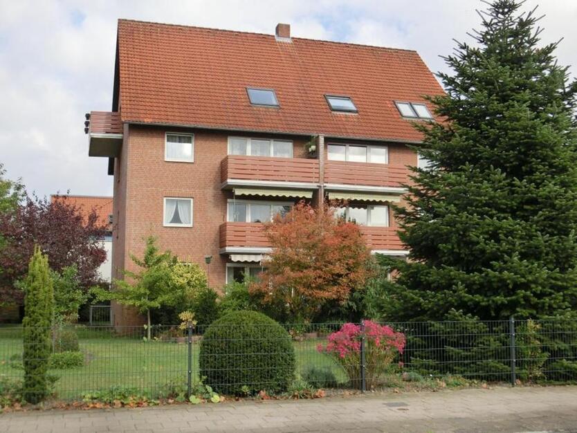 Zu vermieten: schöne, helle 3-Zimmer-Wohnung mit Balkon in Celle. zimmer