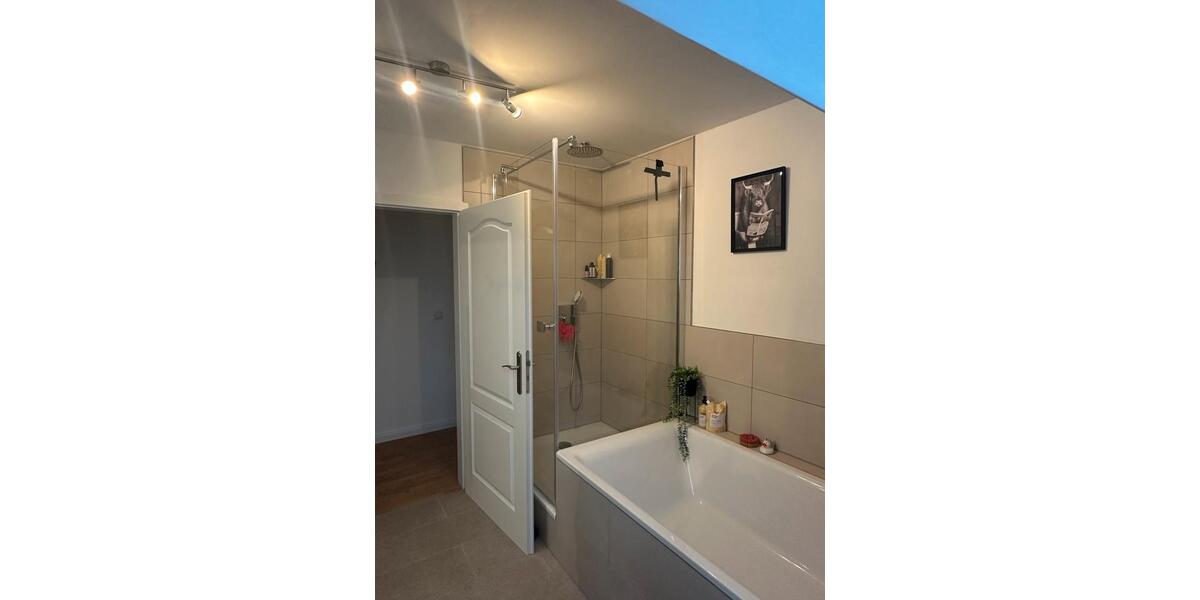 Dachgeschoßwohnung Aukrug - 2.5 Zimmer, 72 m&sup2;, 1.000&euro; | Angebot:23803338