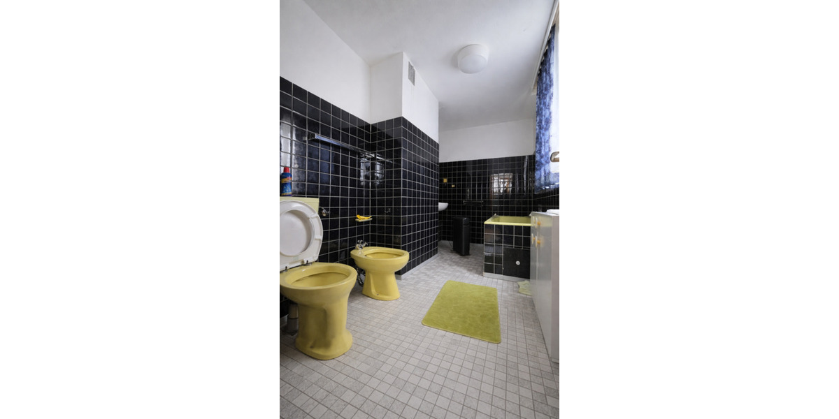 WG-Zimmer in großzügigem Haus (Misburg) nahe Bus&Bahn Haltestelle 4 zimmer