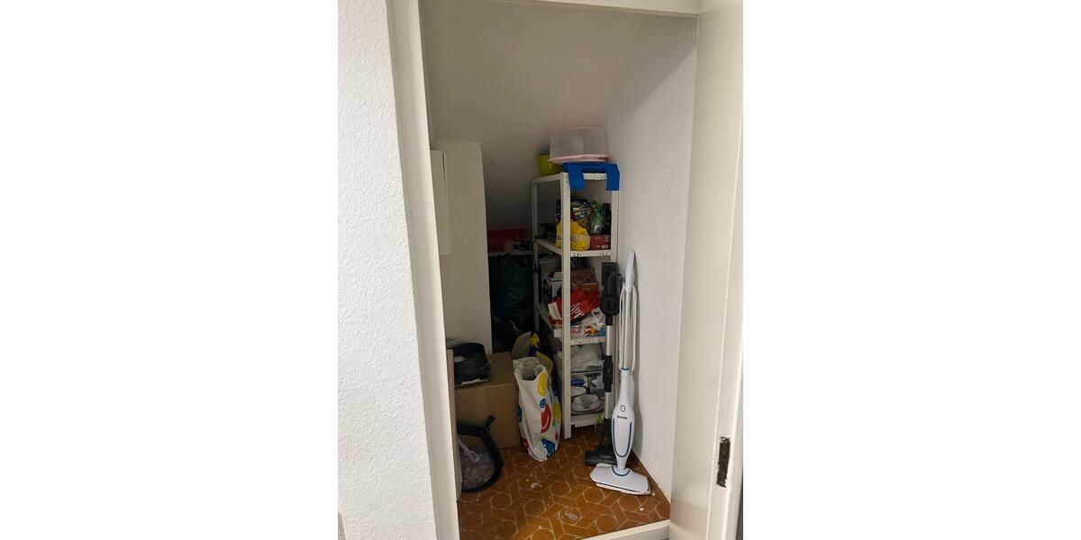 Dachgeschoßwohnung Eislingen (Fils) - 3 Zimmer, 84 m&sup2;, 1.050&euro; | Angebot:24719602