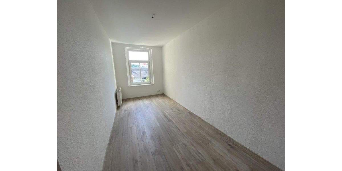 STARK! Neu renovierte 4 Raum Wohnung mit Balkon! 4 zimmer