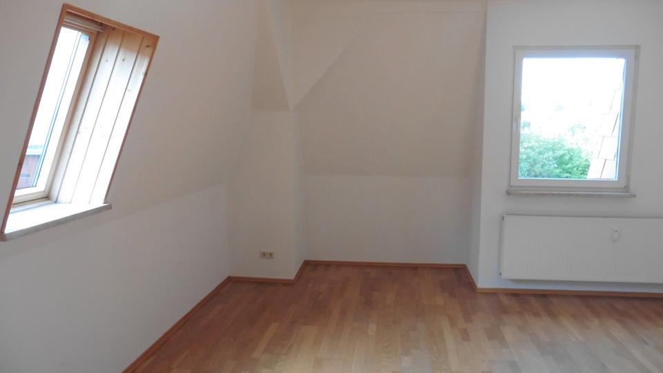 Etagenwohnung Hainichen - 2 Zimmer, 55 m&sup2;, 265&euro; | Angebot:26044971