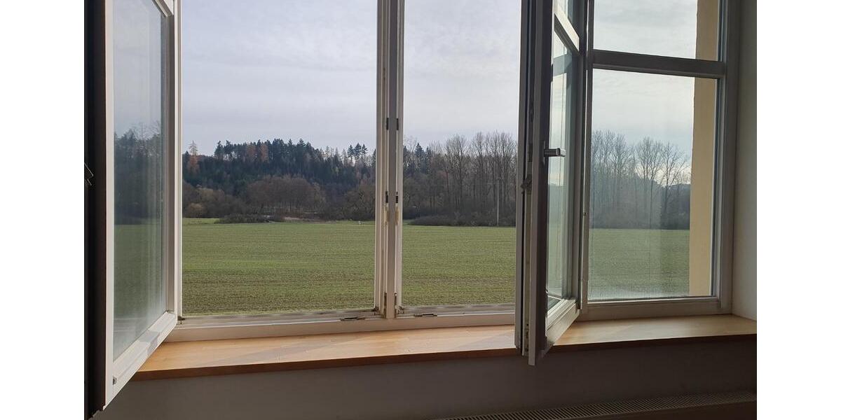 Moderner, heller Büro-Konferenzraum mit hohen Decken - Internet inklusive zimmer