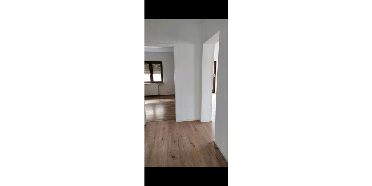 Etagenwohnung Solms - 3 Zimmer, 76 m&sup2;, 900&euro; | Angebot:26652238