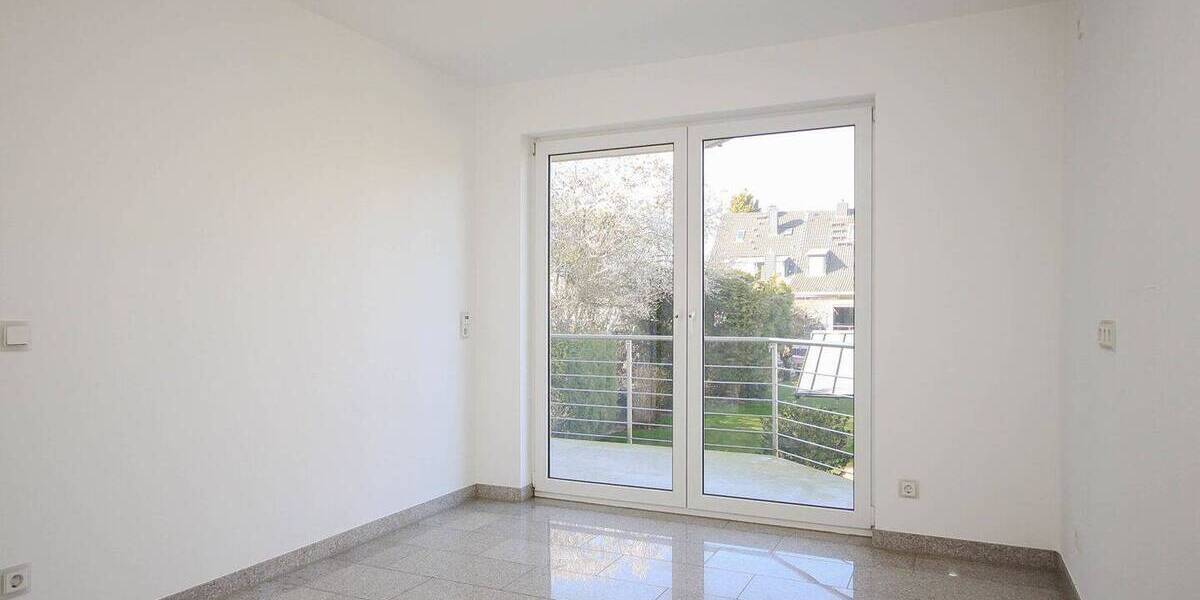 Großzügige Erdgeschosswohnung mit großem Balkon in ruhiger Lage 2 zimmer