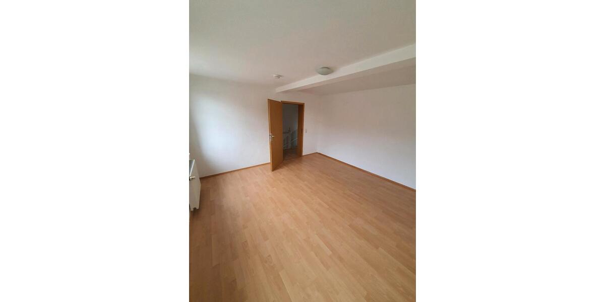 Dachgeschoßwohnung Burg - 2 Zimmer, 79 m&sup2;, 470&euro; | Angebot:24698917
