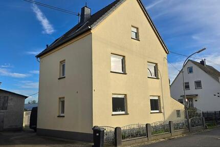 Komplett renoviertes Einfamilienhaus in dörflicher Lage 4 zimmer