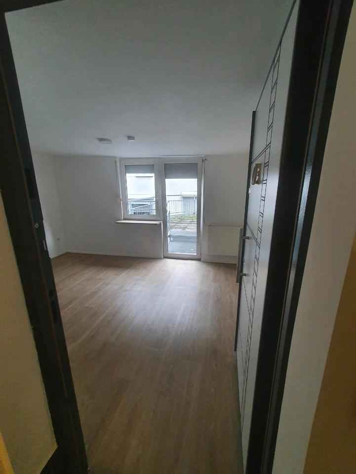 1 Zimmer Wohnung mit Terrasse zimmer