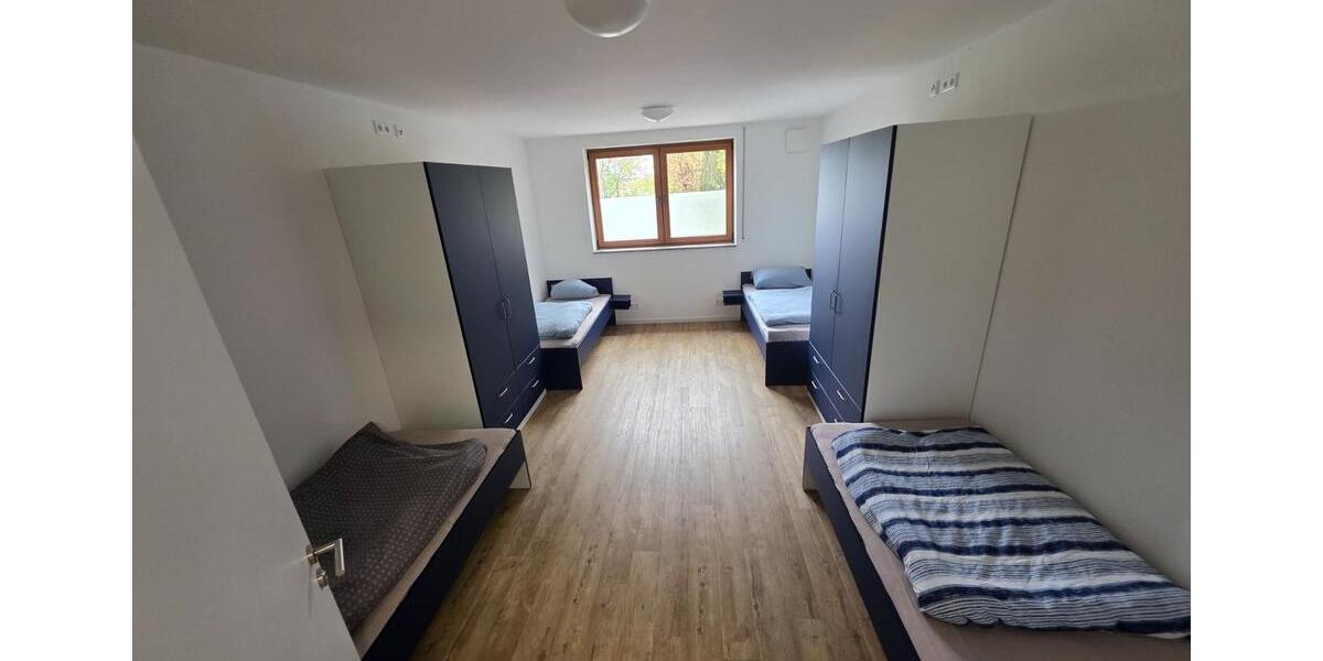 Wohnen auf Zeit Burgheim - 7 Zimmer, 260 m&sup2;, 23&euro; | Angebot:23315544