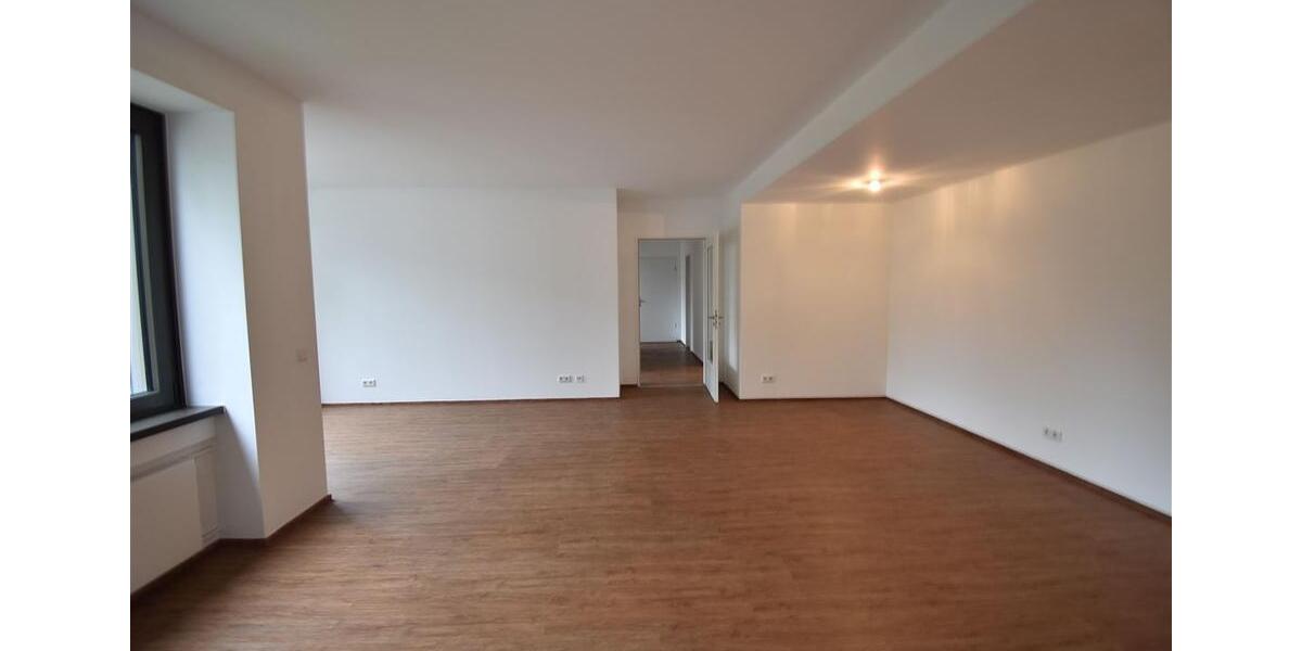 Etagenwohnung Düsseldorf Stadtbezirk 2 - 3 Zimmer, 106 m&sup2;, 1.600&euro; | Angebot:23373800