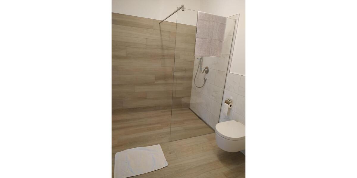 Etagenwohnung Mehring - 2 Zimmer, 86 m&sup2;, 1.150&euro; | Angebot:25649005