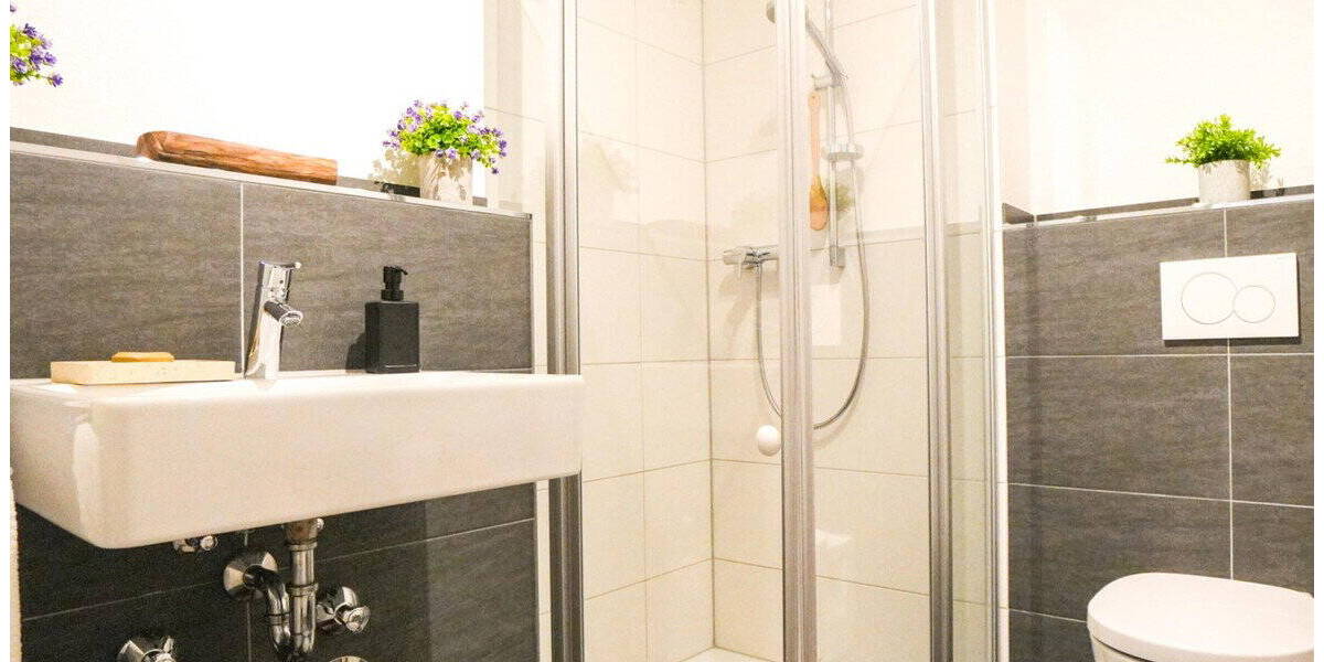 Etagenwohnung Bonn Plittersdorf - 2 Zimmer, 50 m&sup2;, 1.290&euro; | Angebot:26751893